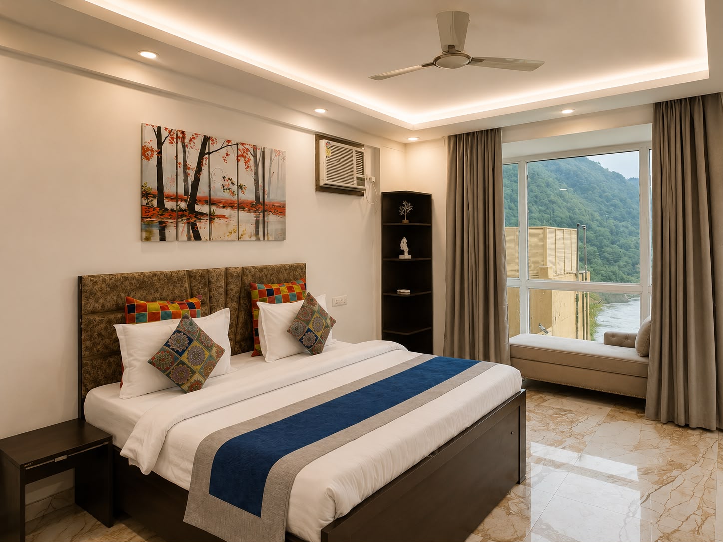 Bedroom with river view at Aloha Oasis